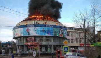 В проверенном на пожароопасность российском ТЦ произошел крупный пожар (Фото)