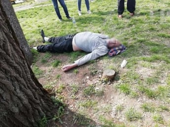 У центральному парку Запоріжжя «Дубовий Гай» померла людина