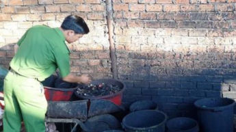 Вьетнамцы продавали кофе из старых батареек