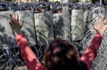 Протесты в Армении: военные перешли на сторону митингующих