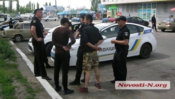 Полиция в Николаеве задержала двух военных, устроивших стрельбу на автовокзале