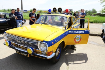 Фоторепортаж: в Запорожье стартовал съезд автомобилей марки «Волга»
