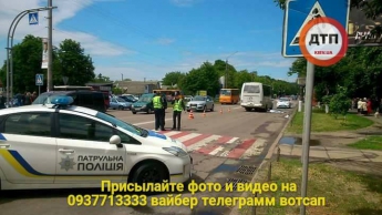 Смертельное ДТП под Киевом: автобус сбил на переходе двух девочек, одна из них погибла на месте аварии