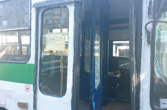 ДТП в Днепре: неуправляемый троллейбус протаранил маршрутку с пассажирами.
