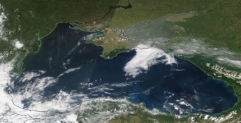 В NASA показали, как шторм изменил цвет Азовского моря — ФОТО