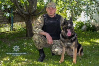 Запорожский кинолог рассказал, как служебный пес спас целый поселок и ловил маньяка