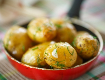 Что приготовить из молодого картофеля: 5 вкуснейших рецептов