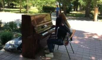 "Пианино в парке не утаишь" - директор парка держит интригу с появлением общественного инструмента (видео)
