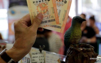 Мужчина дождался выигрыша в лотерею, используя одни и те же цифры 18 лет