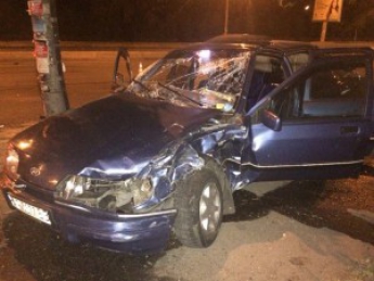 На перекрестке в центре Запорожья пьяный водитель спровоцировал аварию с пострадавшими (Фото)