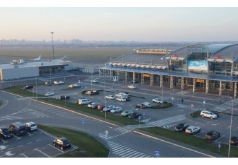 В киевском аэропорту "Жуляны" туристы более 14 часов ожидают рейс