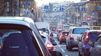 В Киеве обещают льготы за отказ от автомобиля в пользу метро