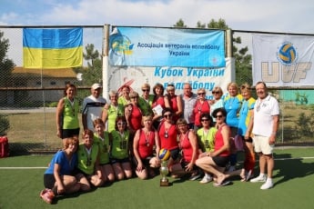 Мелитопольские волейболистки стали победителями и призерами Кубка Украины среди ветеранов (Фото)
