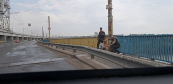 В Запорожье парень собирался прыгать с плотины ДнепроГЭСа (Фото)