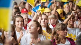 В Украине сегодня отмечают День молодежи