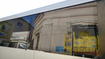 В Кирилловку пассажиров везет маршрутка с разбитым окном (фото)