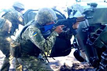 На Донбассе за сутки ранены двое украинских военных