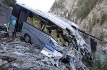 Крупное ДТП в Танзании: грузовик протаранил три автобуса, погибли 20 человек