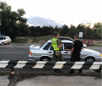 На запорожском блокпосту задержали водителя, пожалевшего наркоторговца (Фото)