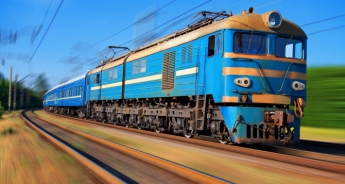 Добавят три летних поезда, которые будут ходить через Мелитополь