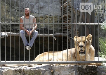 В доме с хищниками: как Александр Пылышенко прожил 36 дней с львицей и построил в Васильевке уникальный зоопарк