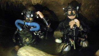 Украинский дайвер рассказал, как спасал детей из затопленной пещеры в Таиланде (фото)