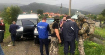 Москаль в наручниках: Луценко показал фото спецоперации
