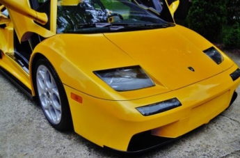 В США мужчина продает копию Lamborghini Diablo