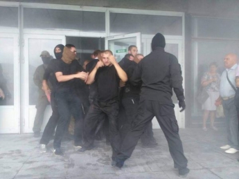 В Киеве произошел рейдерский захват государственного предприятия (Фото)