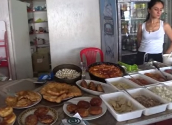 Сколько в Кирилловке на рынке пообедать стоит  - что и почем (видео)
