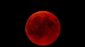 Лунное затмение 27 июля: невероятные "кровавые" фото