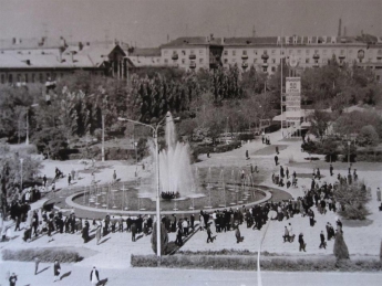 В сети появились уникальные снимки главной площади Запорожья (ФОТО)