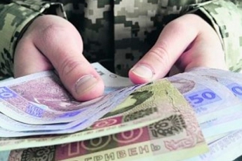 В Украине собрались повысить зарплаты военным: когда и на сколько