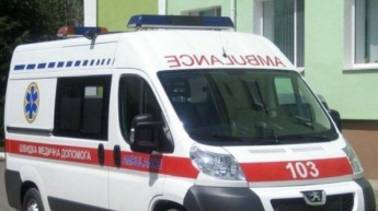 На улице Харькова всадили нож в спину 13-летней девочки