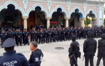 В Мексике 200 полицейских отстранили из-за связей с преступностью