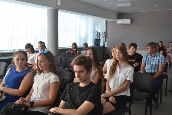 Мелитопольскую молодежь учат, как управлять страной