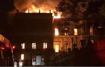 Пожар уничтожил Национальный музей Бразилии