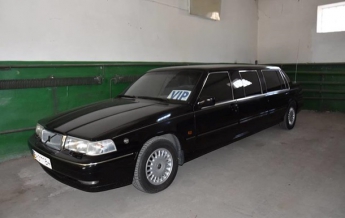 В гараже Одесского облсовета нашли забытый лимузин Кучмы (фото)