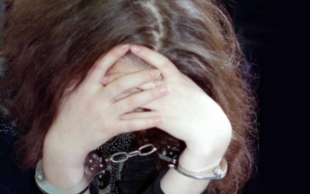 В Одессе вооруженные девушки подрезали и ограбили иностранца