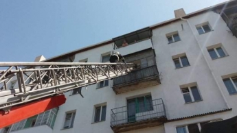 Летела с 10 этажа: смелый сосед героически спас двухлетнюю девочку