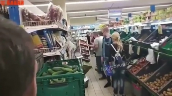 В Мелитополе покупатель устроил "разборки" в супермаркете (видео)
