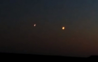 В небе надо Одессой заметили "инопланетные" огни (видео)