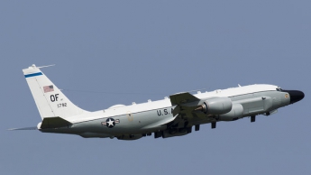 Самолет-разведчик ВВС США начал патрулирование Керченского пролива, куда идут украинские корабли