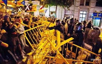 В Барселоне штурмовали парламент Каталонии (видео)