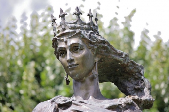 У Франції відкрили подарований Києвом пам'ятник Анні Ярославні