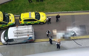 С небоскреба в Лондоне упала стеклянная панель и убила мужчину (фото)