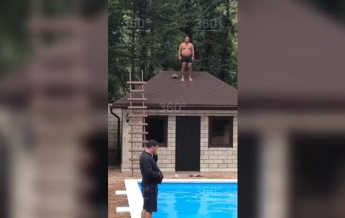 Мужчина прыгнул в бассейн с крыши и не долетел