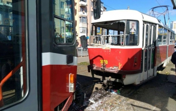 В Харькове столкнулись два трамвая