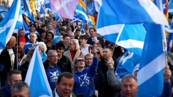 В Эдинбурге прошла многотысячная акция в поддержку независимости Шотландии