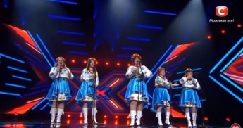 Певицы из Запорожской области закормили судей популярного песенного шоу (ВИДЕО)